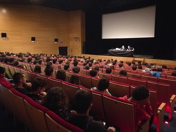 Gazte andana bildu da Arnaldo Otegi eta Irati Sienraren hitzaldian. (TOPATU)