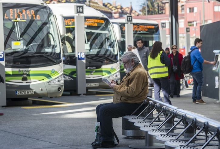 Bilbo eta Durango arteko autobus zerbitzua handitu egingo da. (Marisol RAMIREZ/ARGAZKI PRESS)
