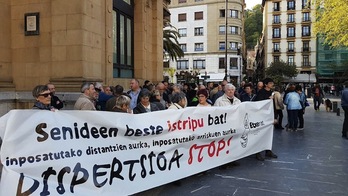 Donostian Etxeratek egin duen elkarretaratzea. (@EtxeratElkartea)