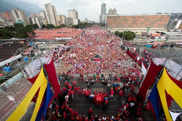 Marcha de los partidarios de Maduro. (AFP)