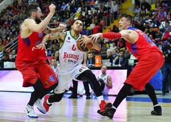 Baskonia ha luchado, pero no ha podido ganar en Moscu. (Natalia KOLESNIKOVA / AFP)