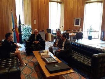 Bilbao, Galiziako Legebiltzarreko presidentearekin. (NAIZ.EUS)