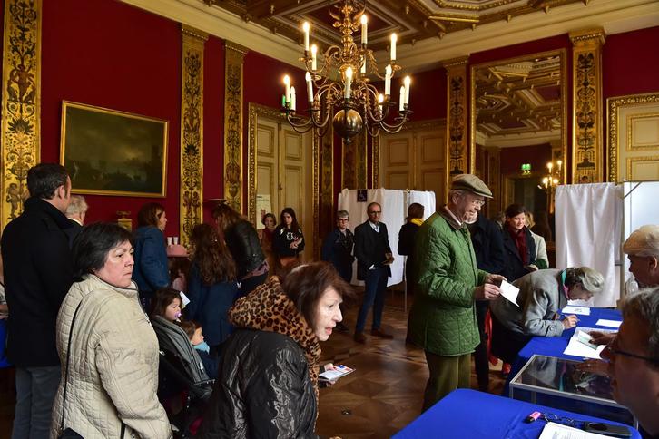 Los ciudadanos franceses tendrán hasta las 19.00 para votar. (AFP)