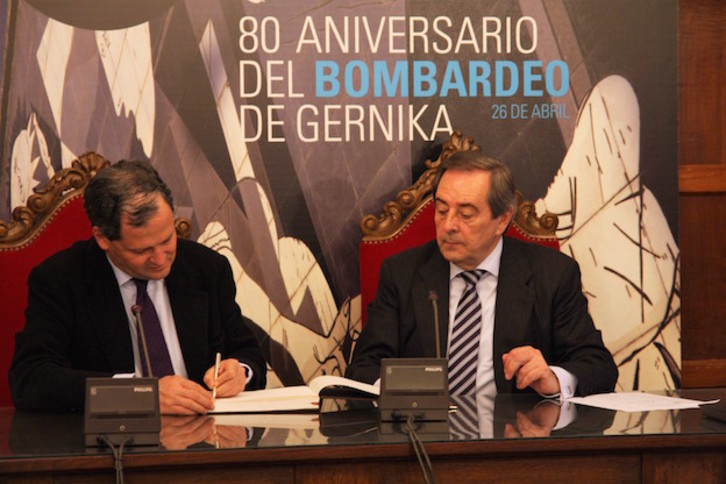 Sergio Jaramillo y José María Gorroño. (Gernikako Udala)