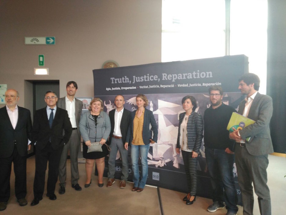 Europarlamentarioos de distintos grupos han recordado Gernika. (@EHBilduEParliament) Europarlamentarioos de distintos grupos han recordado Gernika. (@EHBilduEParliament)
