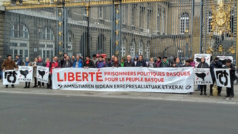 Concentración en París en apoyo a Montxo Barea y Oier Ibarguren. 