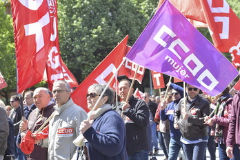 Marcha de UGT y CCOO en Iruñea. (Idoia ZABALETA / ARGAZKI PRESS)