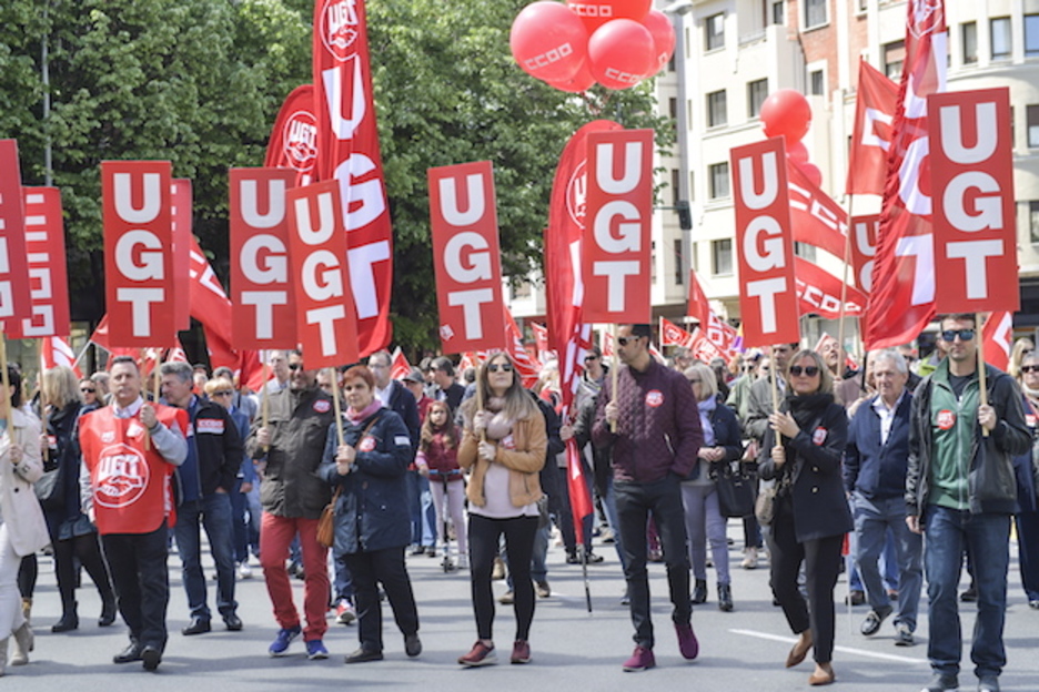 Manifestación de UGT y CCOO en Iruñea. (Idoia ZABALETA / ARGAZKI PRESS) Manifestación de UGT y CCOO en Iruñea. (Idoia ZABALETA / ARGAZKI PRESS)