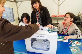 Giroa lagun dute bozkatzera gerturatu nahi dutenek. (Aritz LOIOLA/ARGAZKI PRESS)