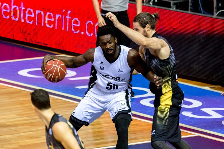 Los hombres de negro han empujado hasta el final. (@CDBILBAOBASKET)