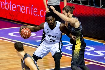 Los hombres de negro han empujado hasta el final. (@CDBILBAOBASKET)