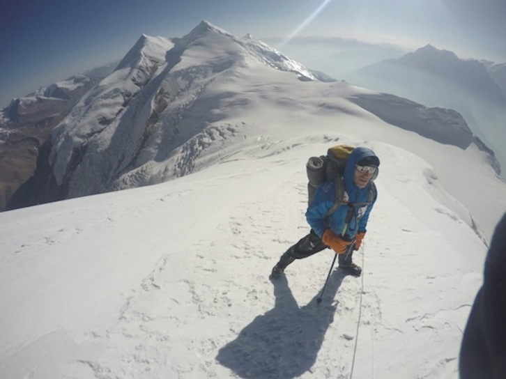 Alberto Zerain, durante su expedición al Dhaulagiri. (2x14x8000.COM)