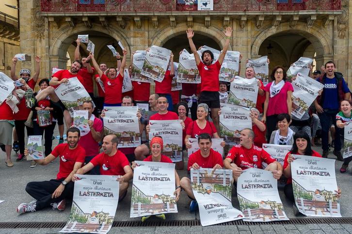 Oñatin elkartu dira hainbat kirolzale Lasterbideanen aurkezpena egiteko. (Juanan RUIZ/ARGAZKI PRESS)