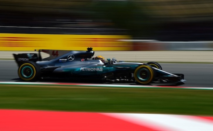 Lewis Hamilton ha sido el más rápido en la Q3 de Barcelona. (Lluis GENÉ/AFP)