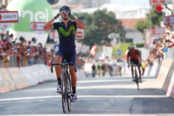 Gorka Izagirre, al cruzas la línea de meta. (Luk BENIES/AFP)