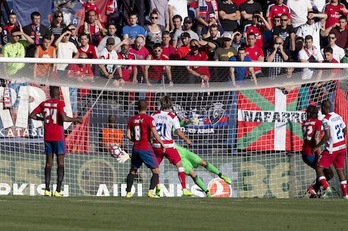 Osasuna ha brindado a su afición una victoria en el último partido de la temporada en El Sadar. (Iñigo URIZ/ARGAZKI PRESS)