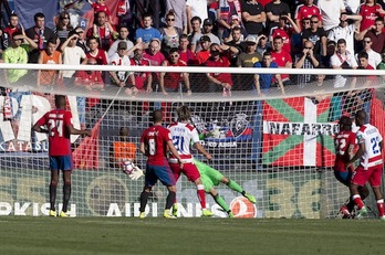 Osasuna ha brindado a su afición una victoria en el último partido de la temporada en El Sadar. (Iñigo URIZ/ARGAZKI PRESS)