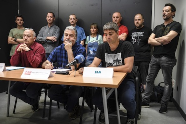 LAB, CGT y ELA han denunciado «cuotas» de contratación sindical en VW. (Jagoba MANTEROLA/ARGAZKI PRESS)