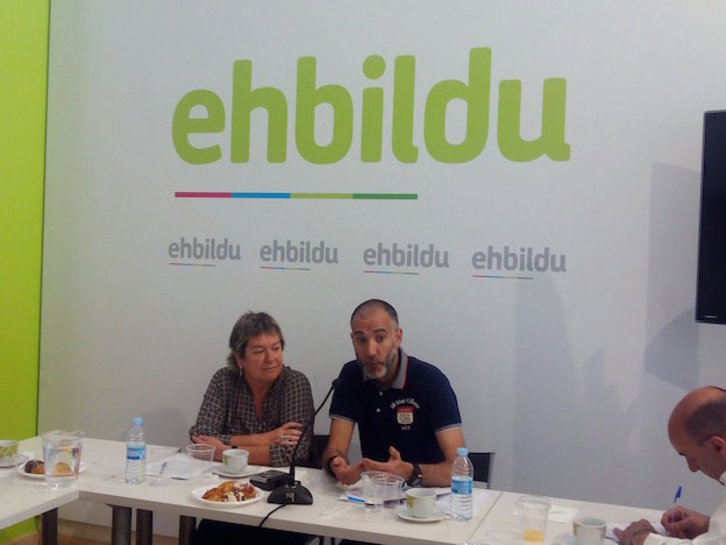 Belén Arrondo y Mikel Oraá, en su comparecencia de este martes. ( @ehbilduaraba)