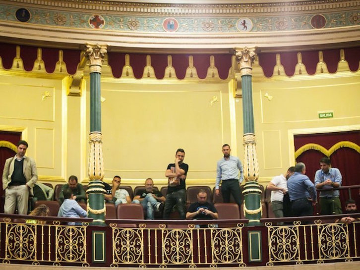 Representantes de los estibadores, en la tribuna del Congreso. (@Congreso_Es)