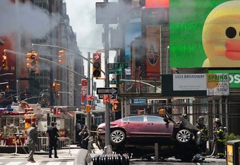 De esta manera ha quedado el vehículo que ha atropellado a varios peatones en Times Square. (Drew ANGERER/AFP)