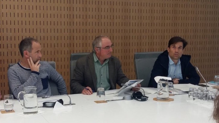 Los representantes de EH Bildu, durante la comparecencia sobre Bidegi. (@ehbildugipuzkoa)