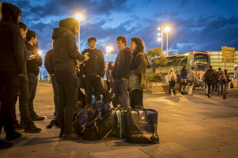 Los autobuses han partdo de madrugada desde Euskal Herria. (Gorka RUBIO/ARGAZKI PRESS)