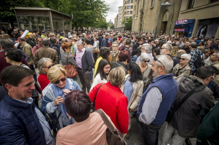 Concentración contra la corrupción frente a la Delegación del Gobierno. (Jaizki FONTANEDA)