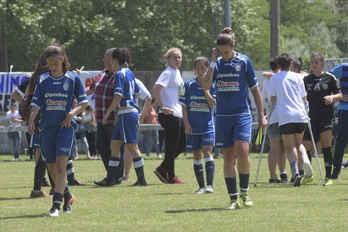 Desolación entre las jugadoras del Oiartzun. (Gorka RUBIO/ARGAZKI PRESS)