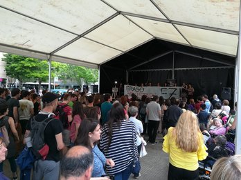 Concentración en Iturrama contra la agresión sexual. (@GARA_rpascual)