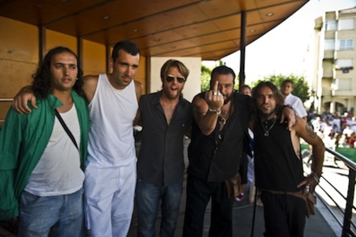 El grupo Marea ya tuvo un primer reconocimiento en Berriozar cuando lanzaron el txupinazo de las fiestas de 2010. (Lander ARROYABE)