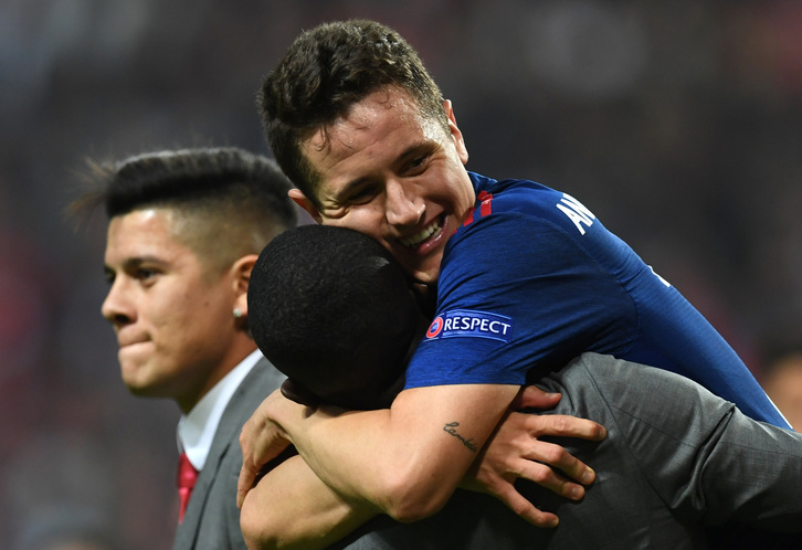Herrera celebrando el título con el Manchester United. (Paul ELLIS / AFP)