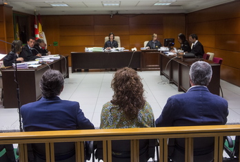 Juicio por prevaricación contra el alcalde de erandio, Joseba Goikouria, y los también jeltzales Asier San Nicolas e Itziar Koba, antiguos concejales de Urbanismo. (Luis JAUREGIALTZO / ARGAZKI PRESS)