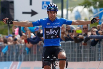 Mikel Landa celebra su triunfo en meta. (Luk BENIES/AFP)