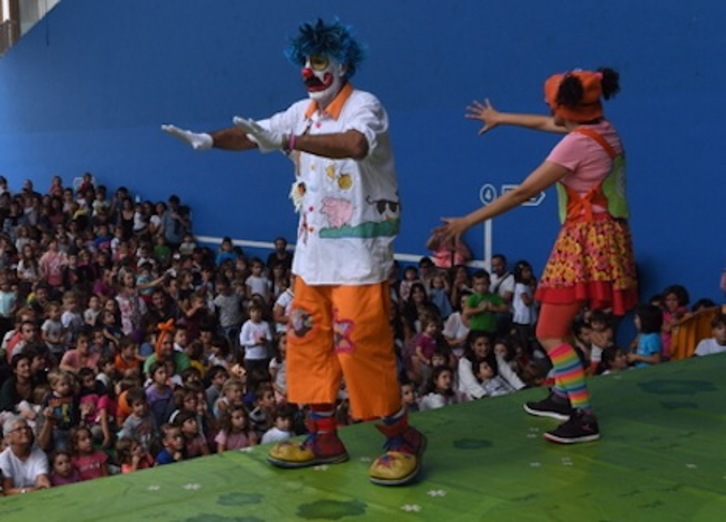 Pirritx, Porrotx y Marimotots actuarán en el colegio Patxi Larrainzar el 7 de junio.