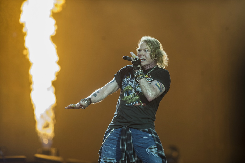 El fuego no faltó en el concierto de Guns N'Roses. (Marisol RAMIREZ / ARGAZKI PRESS)