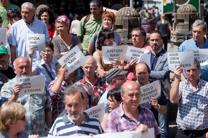 Concentración que ha tenido lugar hoy en Iruñea a favor de los encarcelados de Altsasu. (Iñigo URIZ/ARGAZKI PRESS)