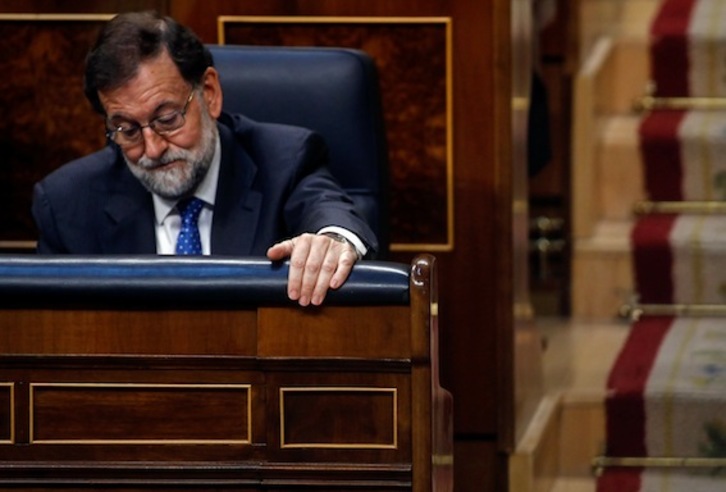 Mariano Rajoy, presidente del Gobierno español, en el Congreso. (Óscar DEL POZO/AFP)