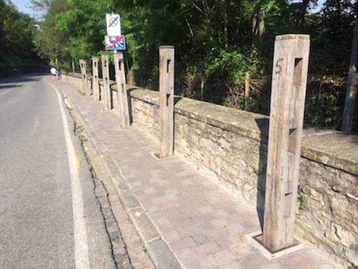 Ya ha comenzado el montaje del vallado del encierrillo.