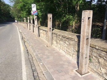 Ya ha comenzado el montaje del vallado del encierrillo.