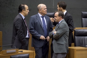 Zarraluqui, en el centro, junto a Carlos García Adanero, Javier Esparza y Sergio Sayas. (Iñigo URIZ/ARGAZKI PRESS)