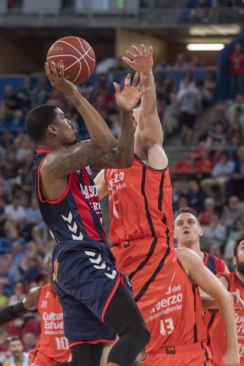 Ricky Ledo, en un lance del encuentro. (Juanan RUIZ/ARGAZKI PRESS)
