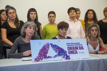 Ezker abertzaleko emakume feministen agerraldia. (Luis JAUREGIALTZO/ARGAZKI PRESS)