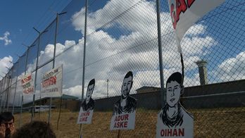 Altsasuko espetxeratuen irudiak Soto del Real espetxearen atarian. 