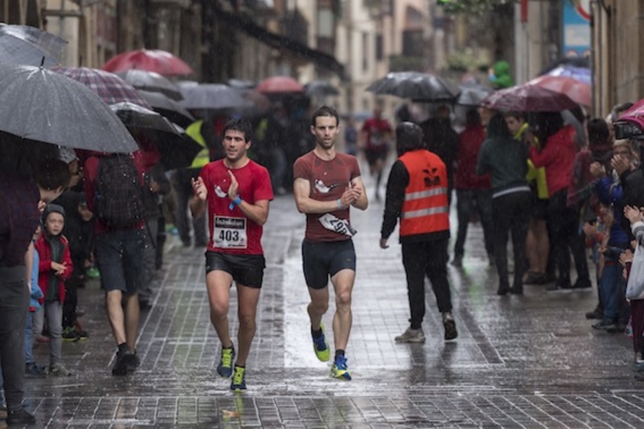 Txalo arteko helmugaratzea. (Juanan RUIZ/ARGAZKI PRESS)