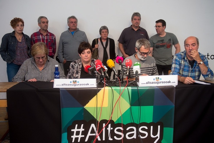 Familiares de los jóvenes de Altsasu han comparecido hoy en Iruñea. (Iñigo URIZ/ARGAZKI PRESS)
