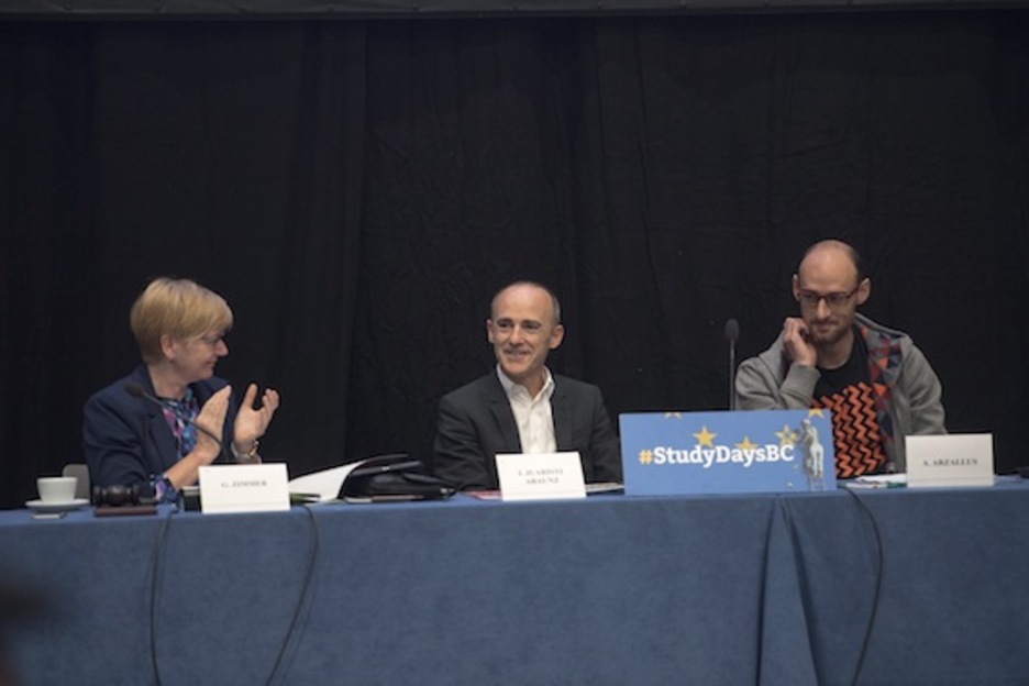 GUE/NGL-ko zuzendaria, Gabi Zimmer, Josu Juaristi eurodiputatua eta Amets Arzallus bertsolaria. (Juan Carlos RUIZ/ARGAZKI PRESS)