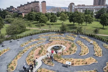 Vista del nuevo Jardín de la Galaxia de Iruñea, que ya está abierto al público. (Jagoba MANTEROLA(ARGAZKI PRESS)