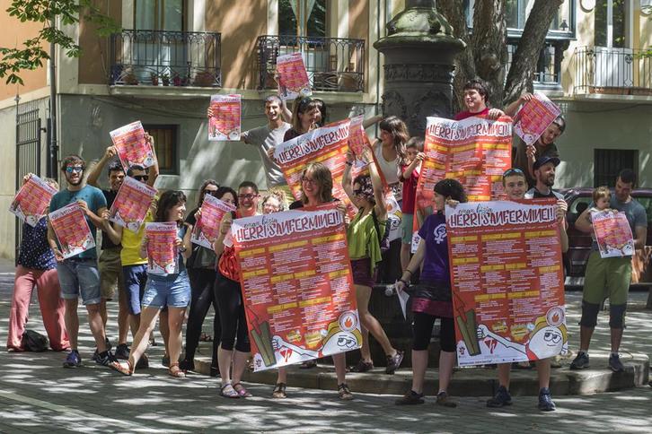 Herri Sanferminetako kideak, programaren aurkezpenean. (NAIZ.EUS)