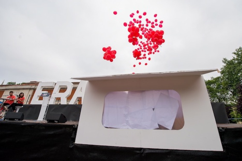 Hautetsontzietatik askatu dituzte puxikak. (GURE ESKU DAGO)